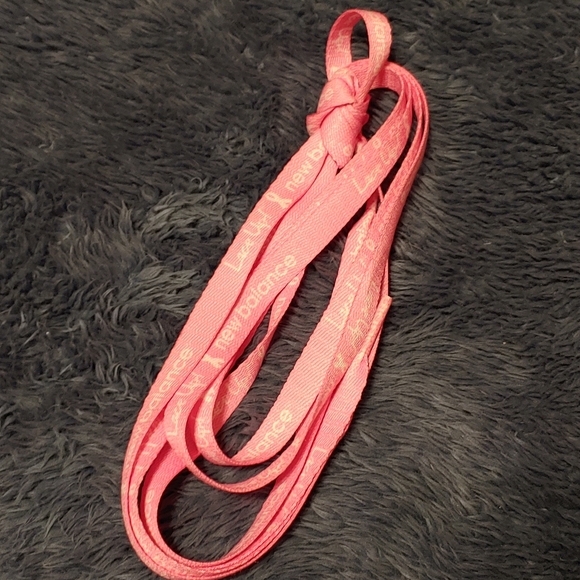 New Balance Pink Breast Cancer Ribbon Shoe Laces - Picture 2 of 4